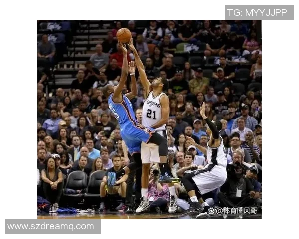 篮球明星的篮球技术全解析从基础到巅峰的全面探讨与技巧分享